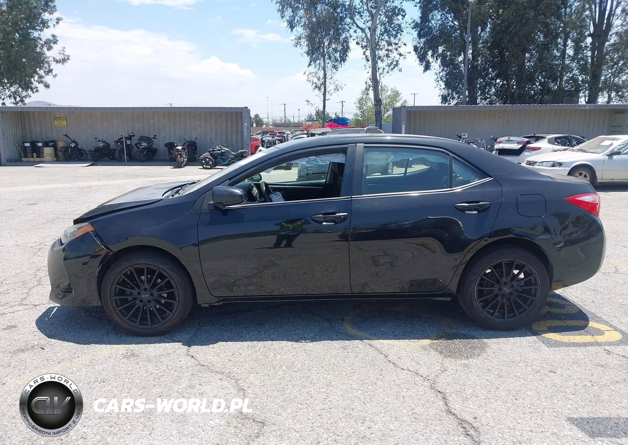 2017 Toyota Corolla Le VIN:5YFBURHE7HP718826 - 14