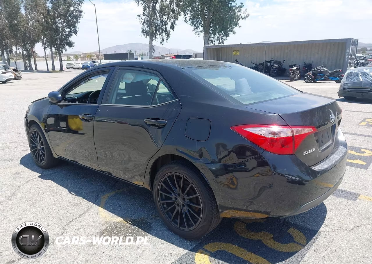 2017 Toyota Corolla Le VIN:5YFBURHE7HP718826 - 3