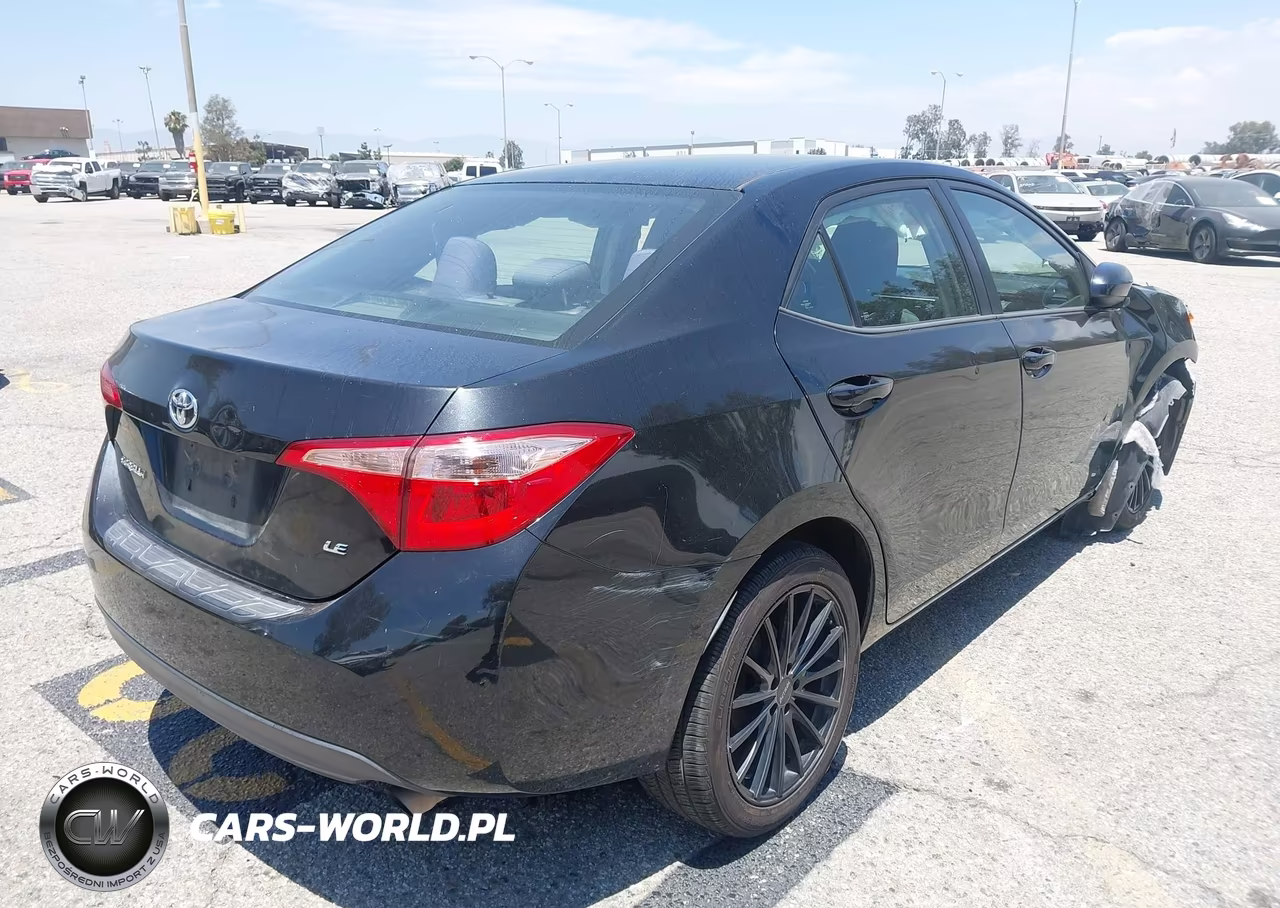 2017 Toyota Corolla Le VIN:5YFBURHE7HP718826 - 4