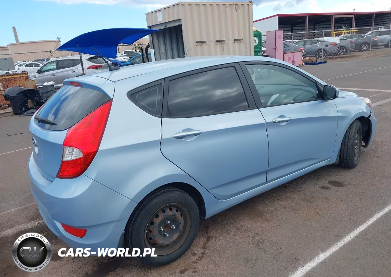 2013 Hyundai Accent Gs VIN:KMHCT5AE5DU137473 - 4