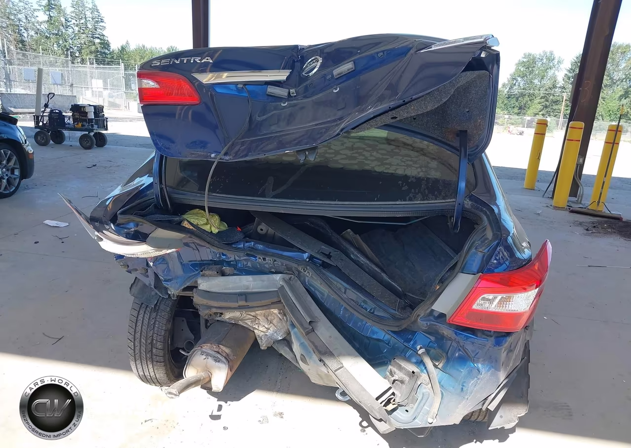 2017 Nissan Sentra S VIN:3N1AB7AP0HY328462 - 6