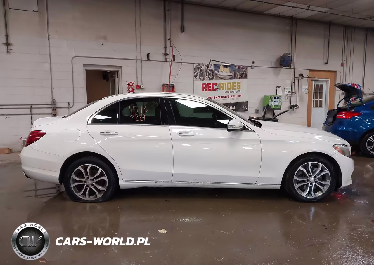 2015 Mercedes-Benz C 300 4Matic VIN:55SWF4KB5FU001913 - 13