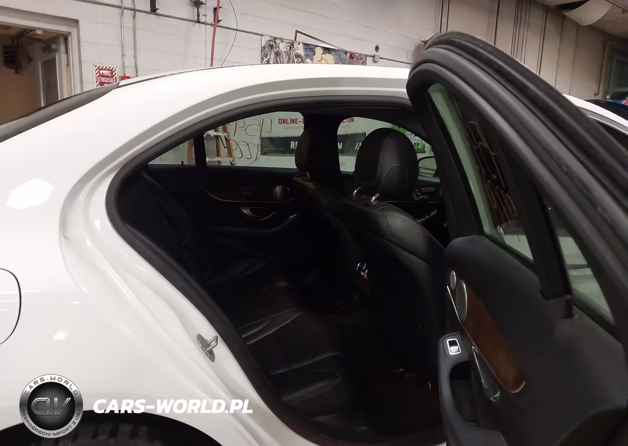 2015 Mercedes-Benz C 300 4Matic VIN:55SWF4KB5FU001913 - 8