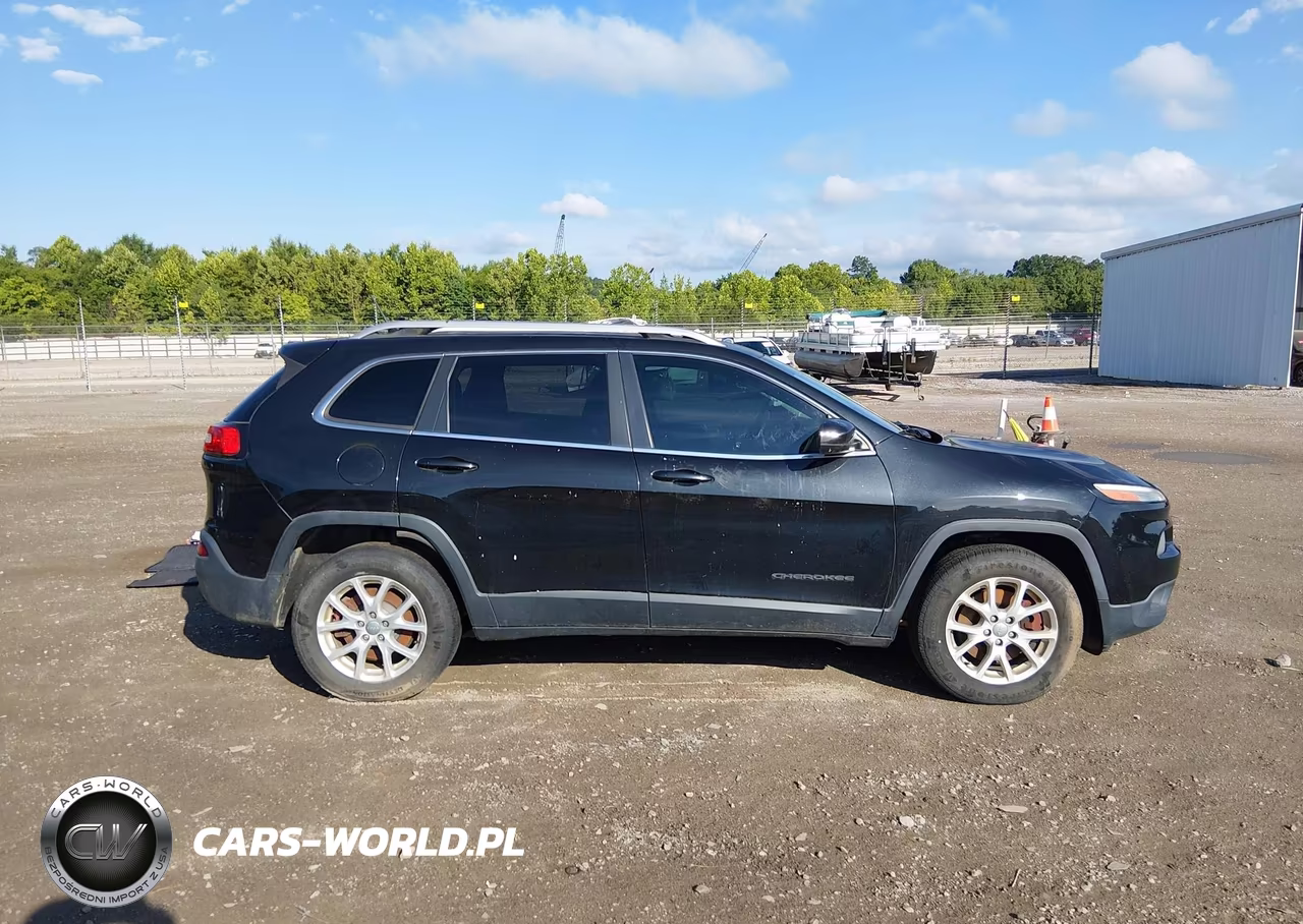 2015 Jeep Cherokee Latitude VIN:1C4PJMCS2FW794618 - 13