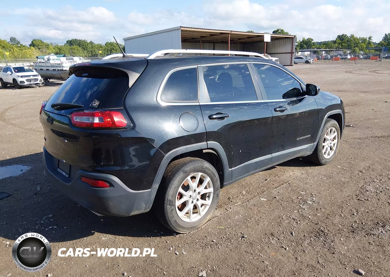 2015 Jeep Cherokee Latitude VIN:1C4PJMCS2FW794618 - 4