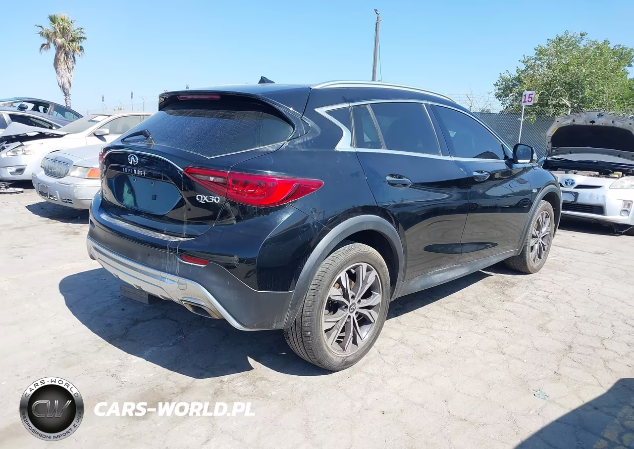 2017 Infiniti Qx30 Premium VIN:SJKCH5CR5HA022155 - 4