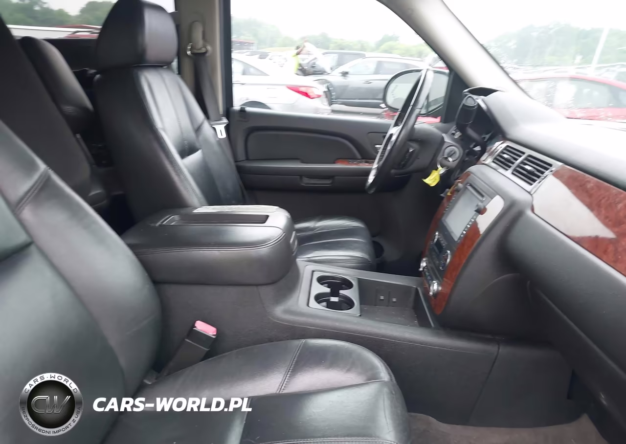 2008 Chevrolet Tahoe Lt VIN:1GNFK130X8R135510 - 5
