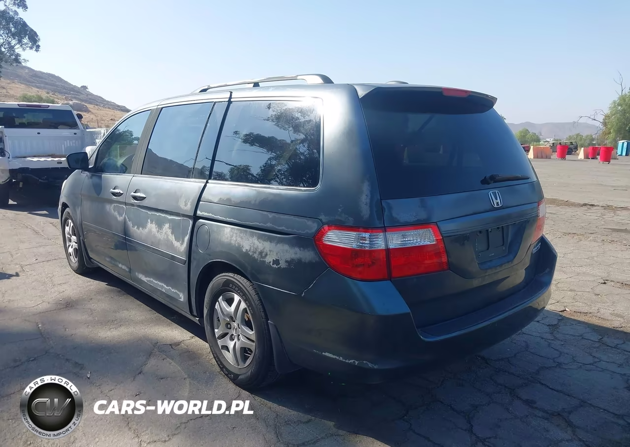 2005 Honda Odyssey VIN:5FNRL38715B130315 - 3
