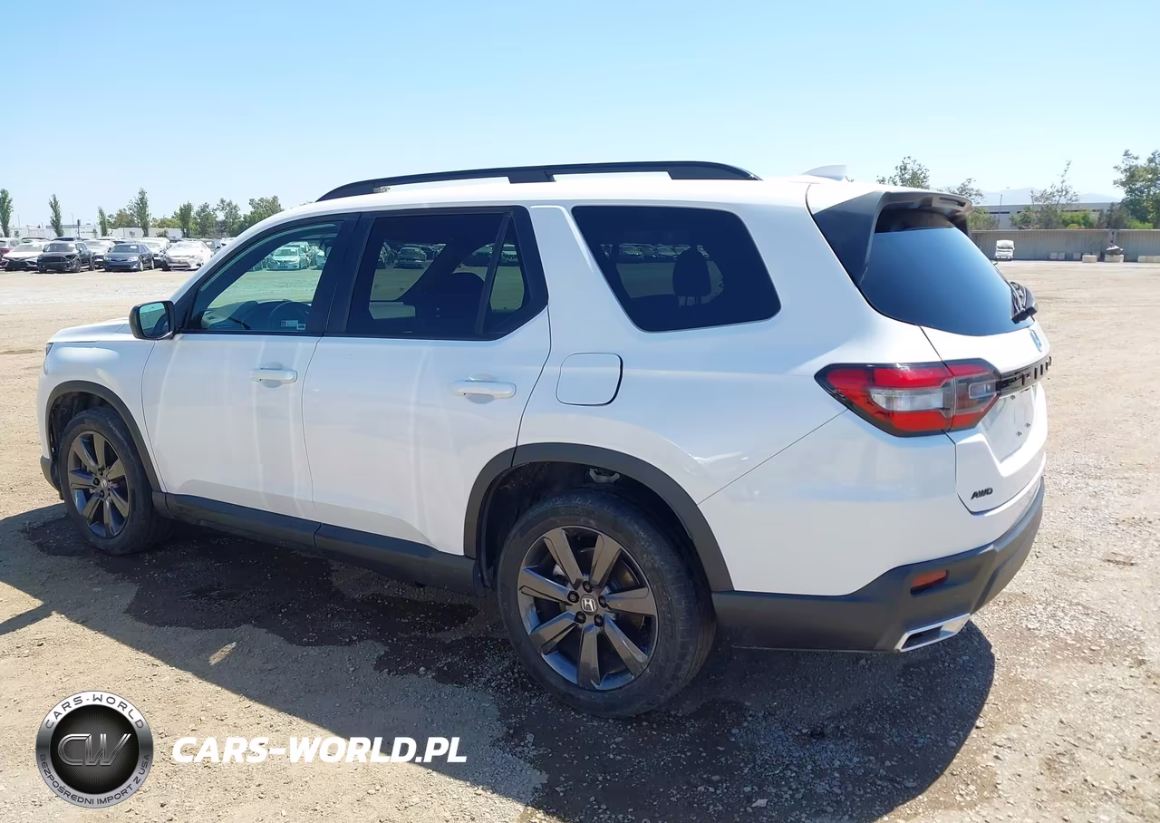 2025 Honda Pilot Sport VIN:5FNYG1H3XSB005276 - 3