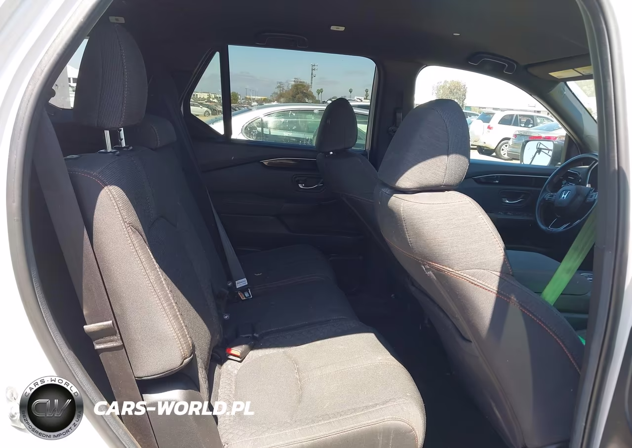 2025 Honda Pilot Sport VIN:5FNYG1H3XSB005276 - 8