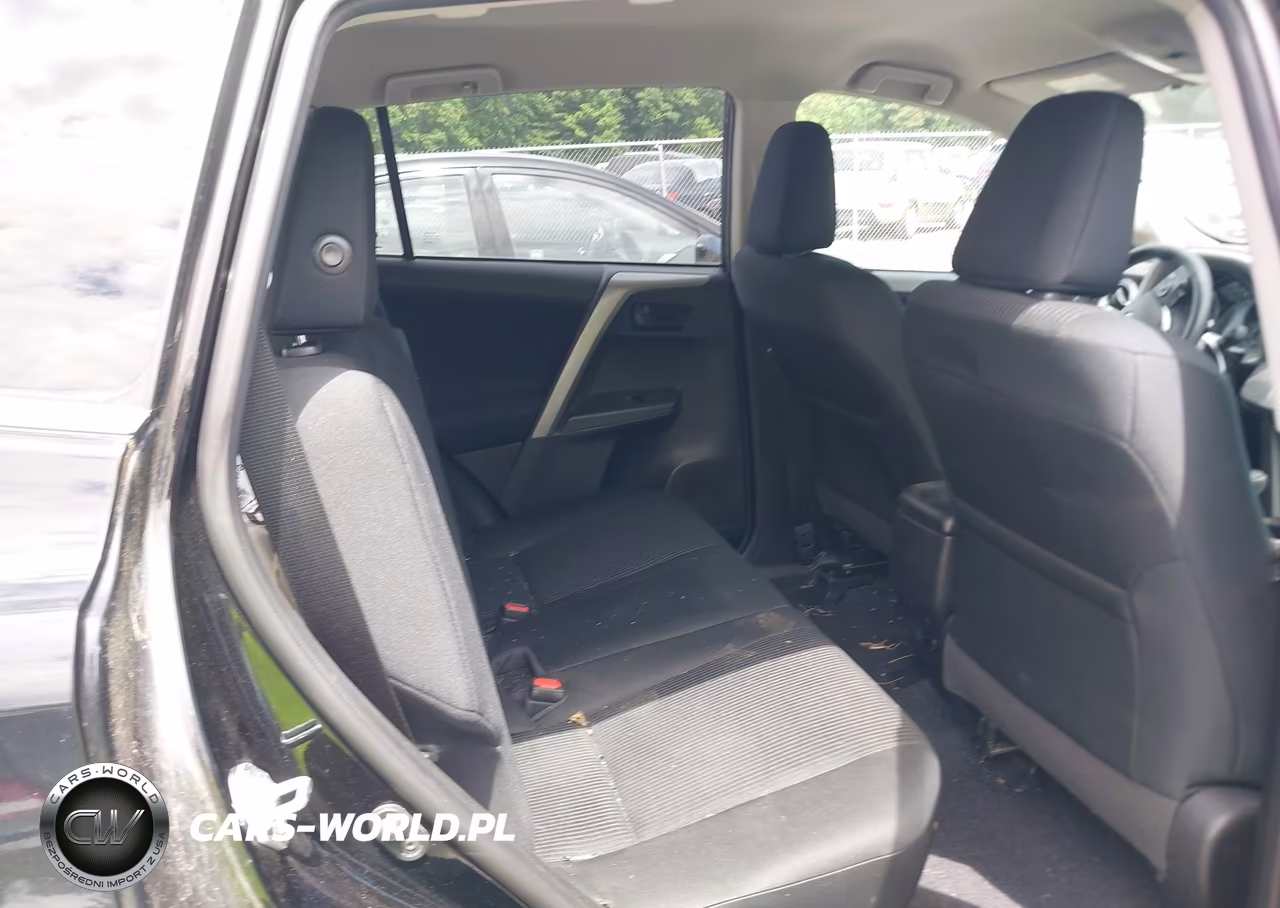 2018 Toyota Rav4 Le VIN:2T3BFREV6JW776839 - 8