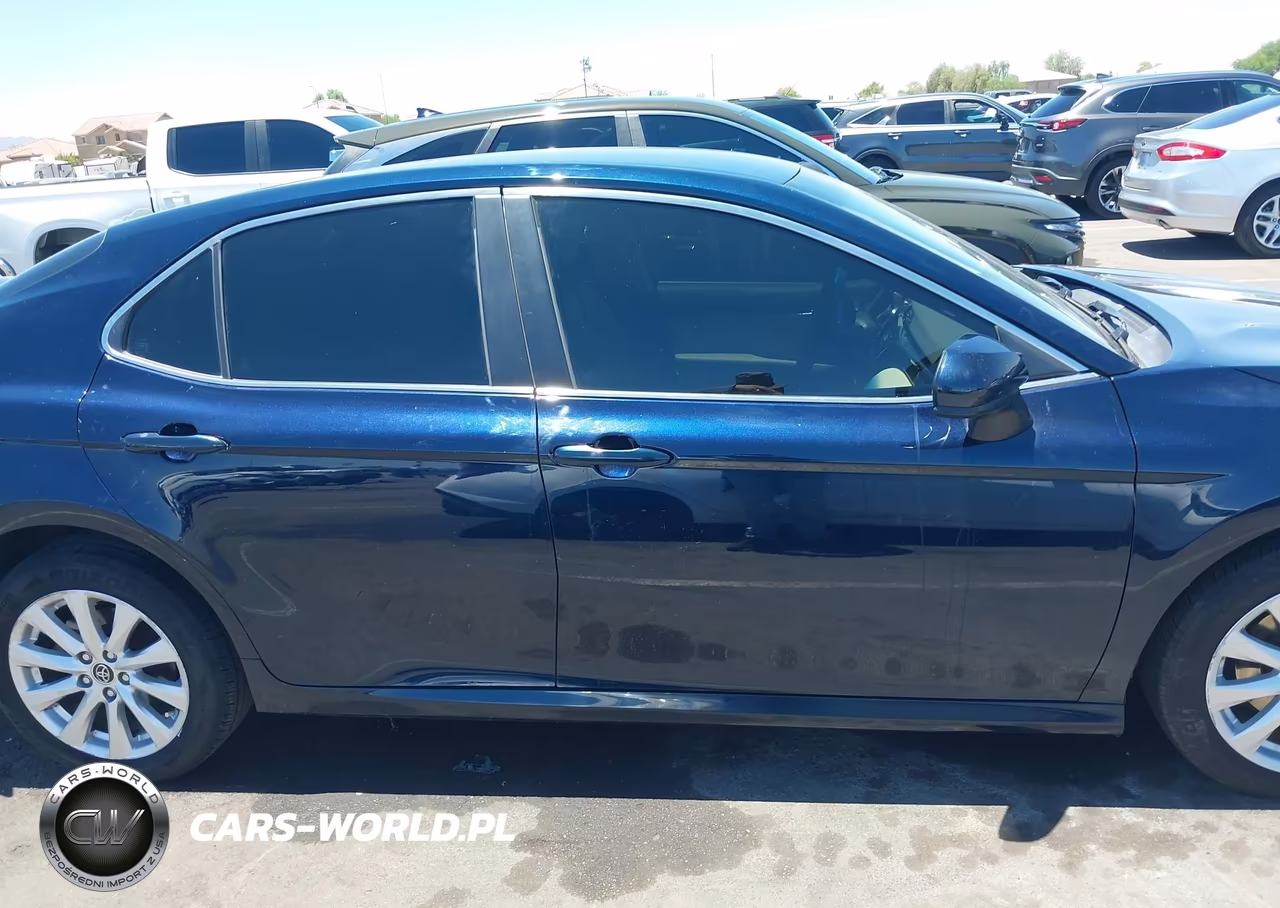 2018 Toyota Camry Le VIN:JTNB11HK7J3048219 - 13