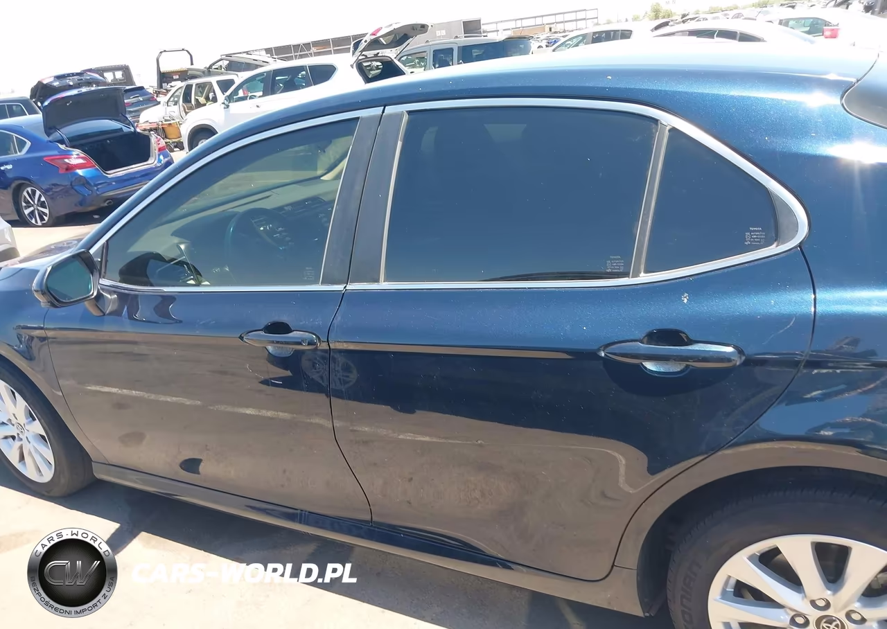 2018 Toyota Camry Le VIN:JTNB11HK7J3048219 - 14
