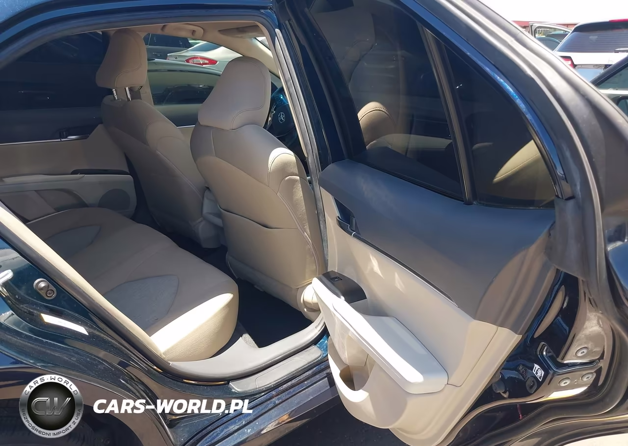 2018 Toyota Camry Le VIN:JTNB11HK7J3048219 - 8