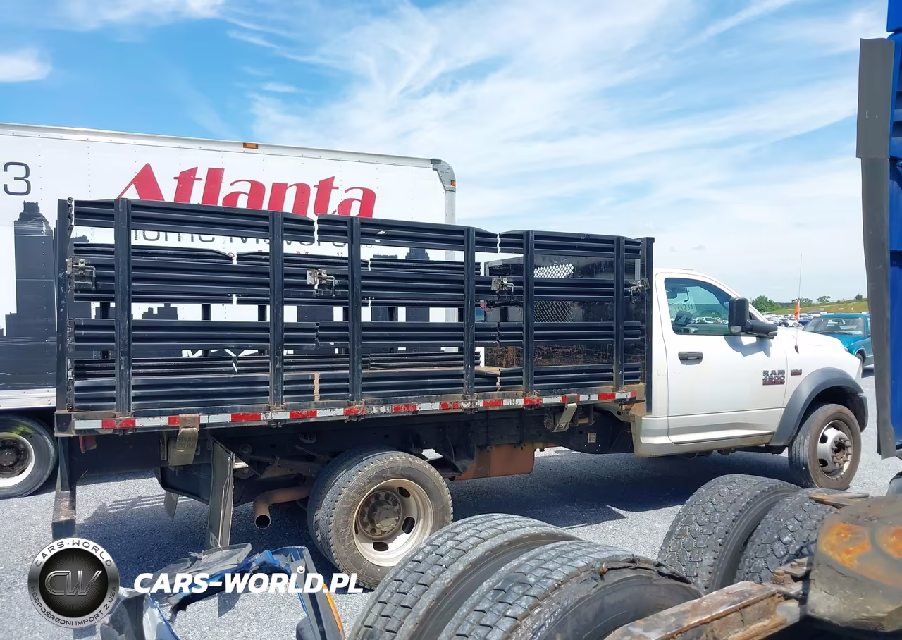 2018 Ram 4500 Chassis Tradesman-Slt VIN:3C7WRKBJ0JG298485 - 13