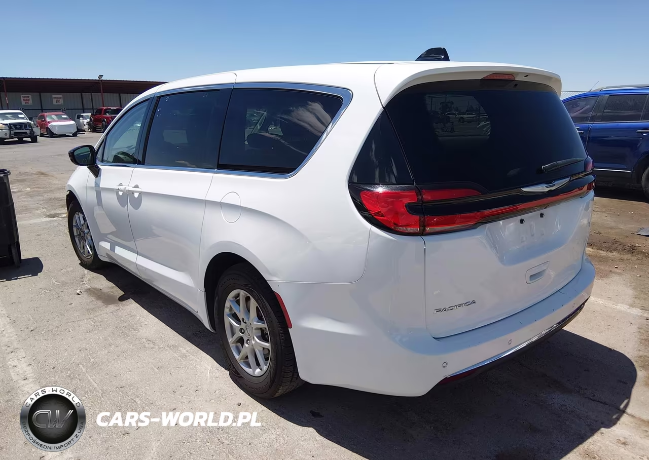 2024 Chrysler Pacifica Touring L VIN:2C4RC1BG8RR152089 - 14