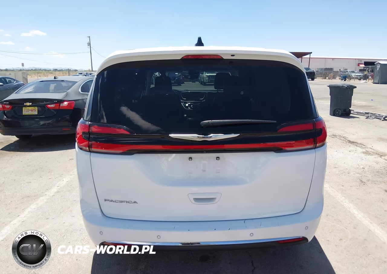 2024 Chrysler Pacifica Touring L VIN:2C4RC1BG8RR152089 - 16