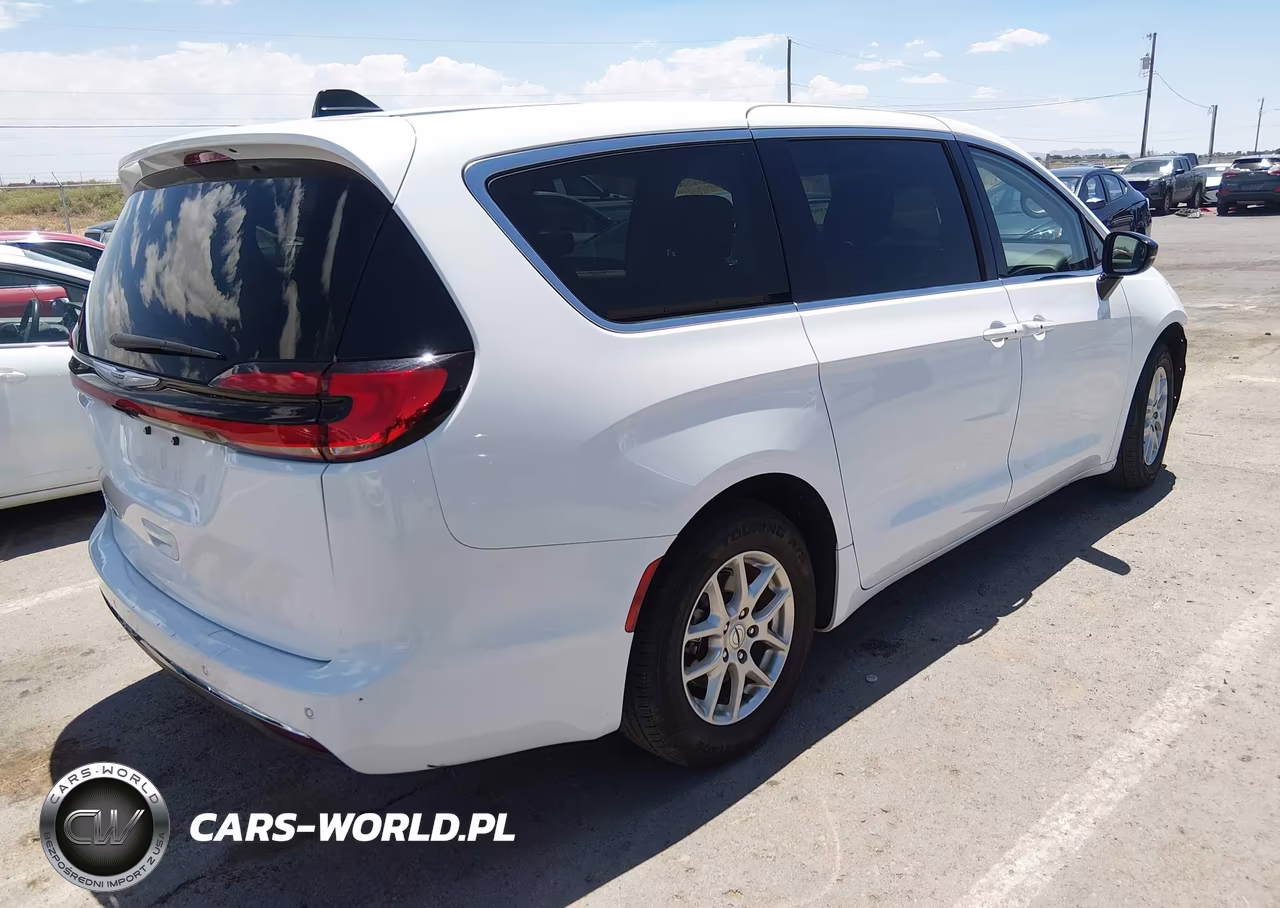 2024 Chrysler Pacifica Touring L VIN:2C4RC1BG8RR152089 - 4
