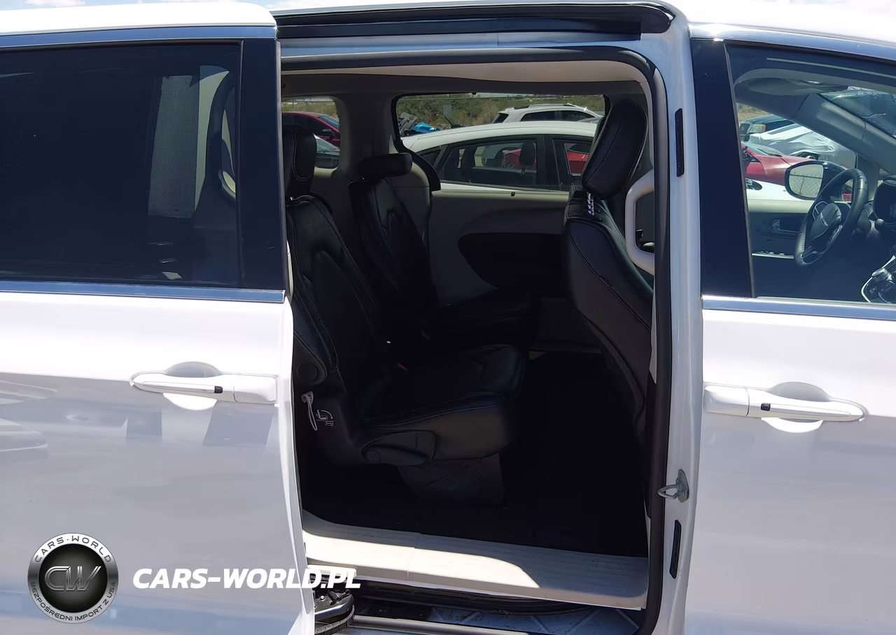 2024 Chrysler Pacifica Touring L VIN:2C4RC1BG8RR152089 - 8