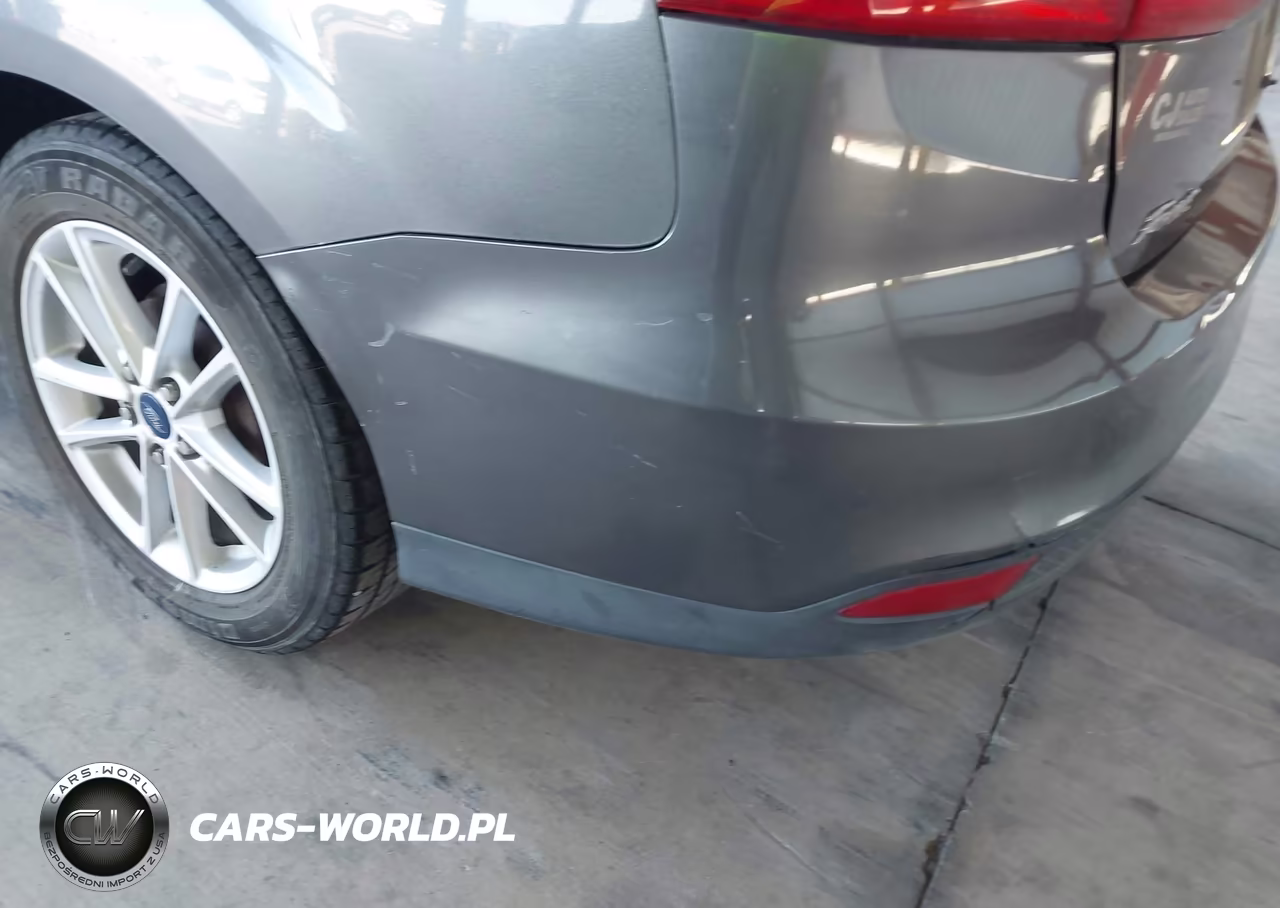 2015 Ford Focus Se VIN:1FADP3F22FL205579 - 6
