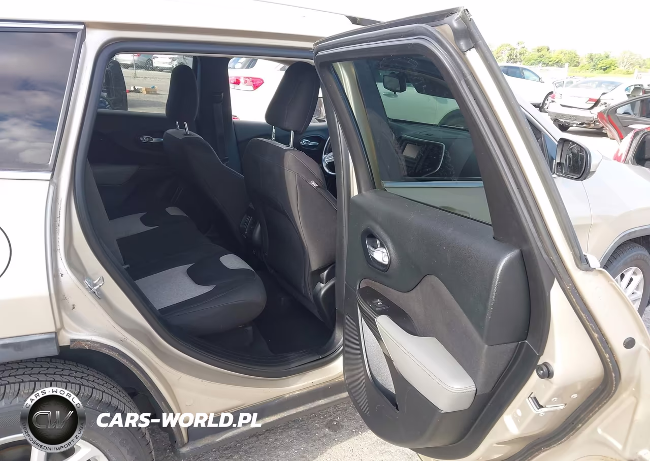 2014 Jeep Cherokee Latitude VIN:1C4PJLCB3EW225639 - 8