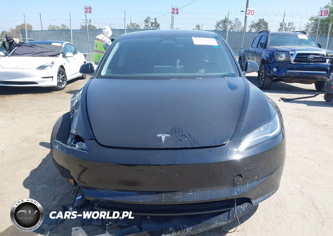 2024 Tesla Model 3 Long Range Dual Motor All-Wheel Drive VIN:5YJ3E1EB4RF721886 - 11