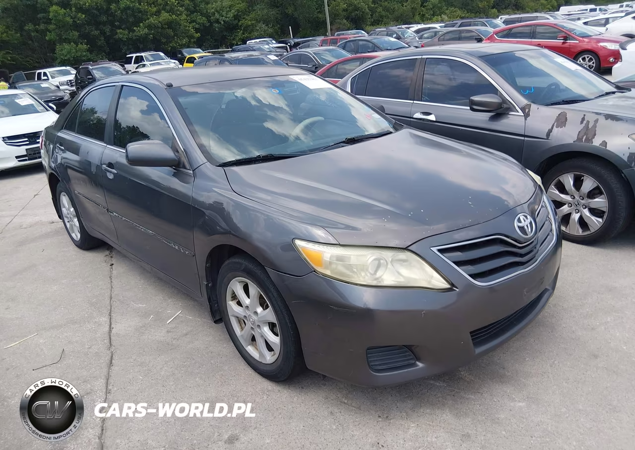 2011 Toyota Camry Le – zdjęcie 1 z 11