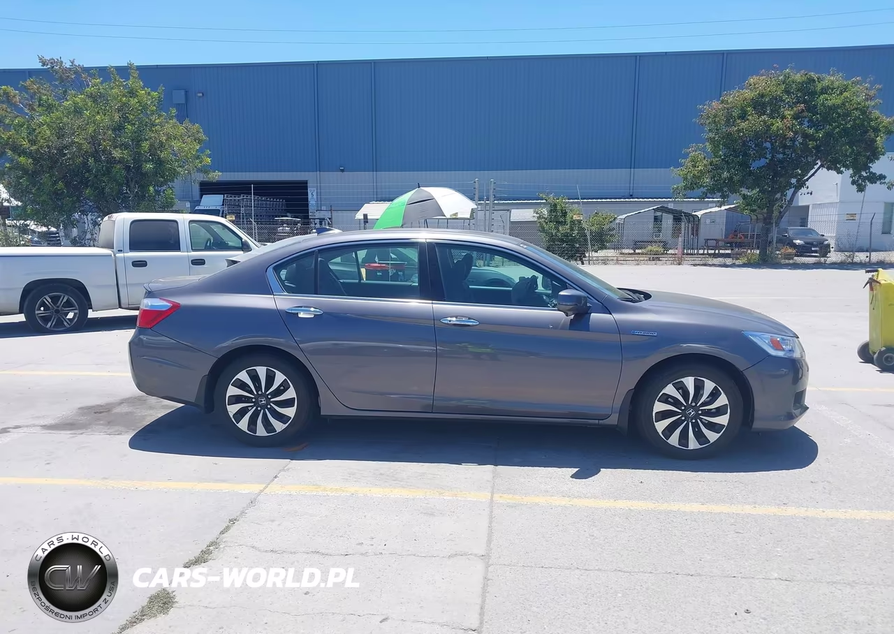 2015 Honda Accord Hybrid Touring VIN:1HGCR6F76FA004004 - 13
