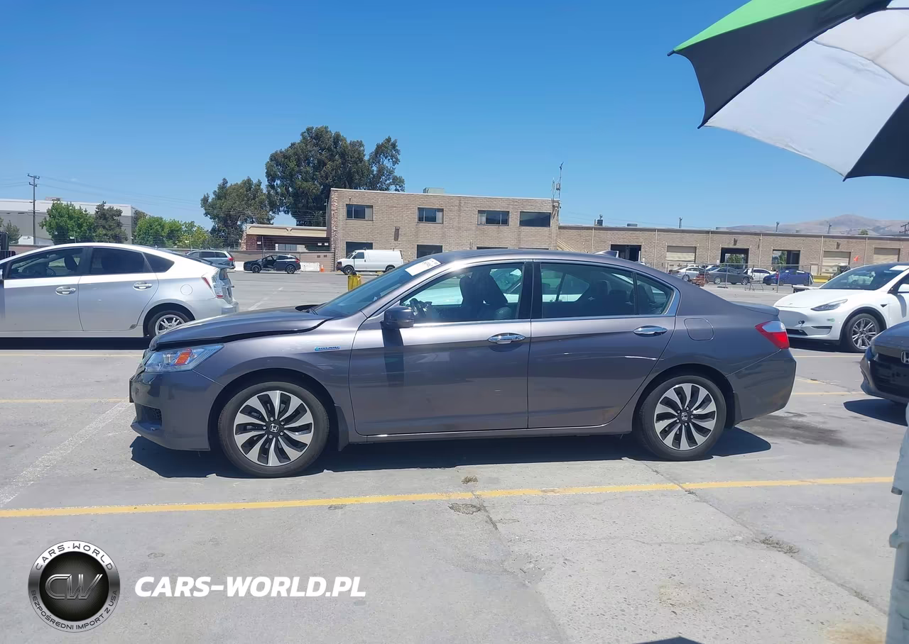2015 Honda Accord Hybrid Touring VIN:1HGCR6F76FA004004 - 14