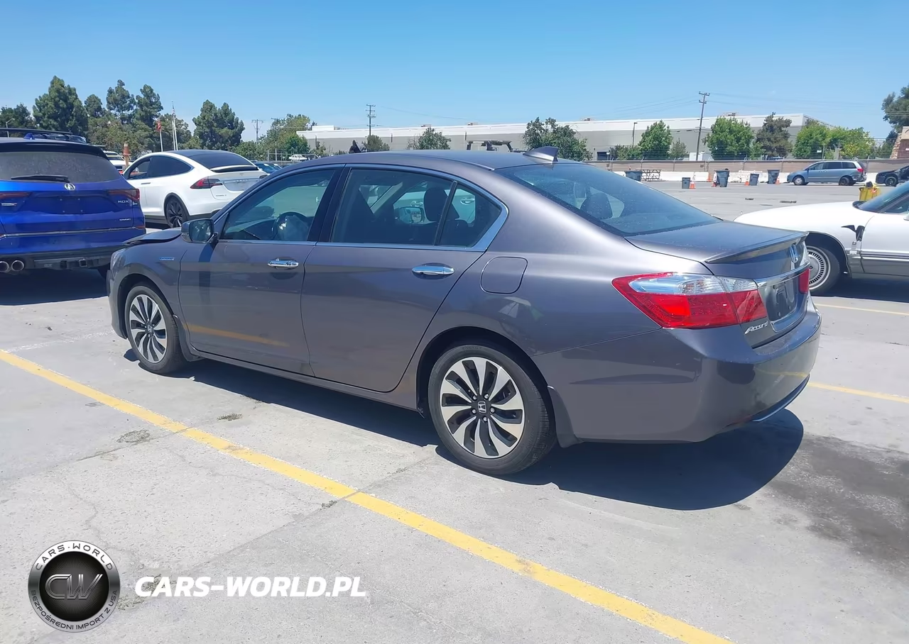 2015 Honda Accord Hybrid Touring VIN:1HGCR6F76FA004004 - 3