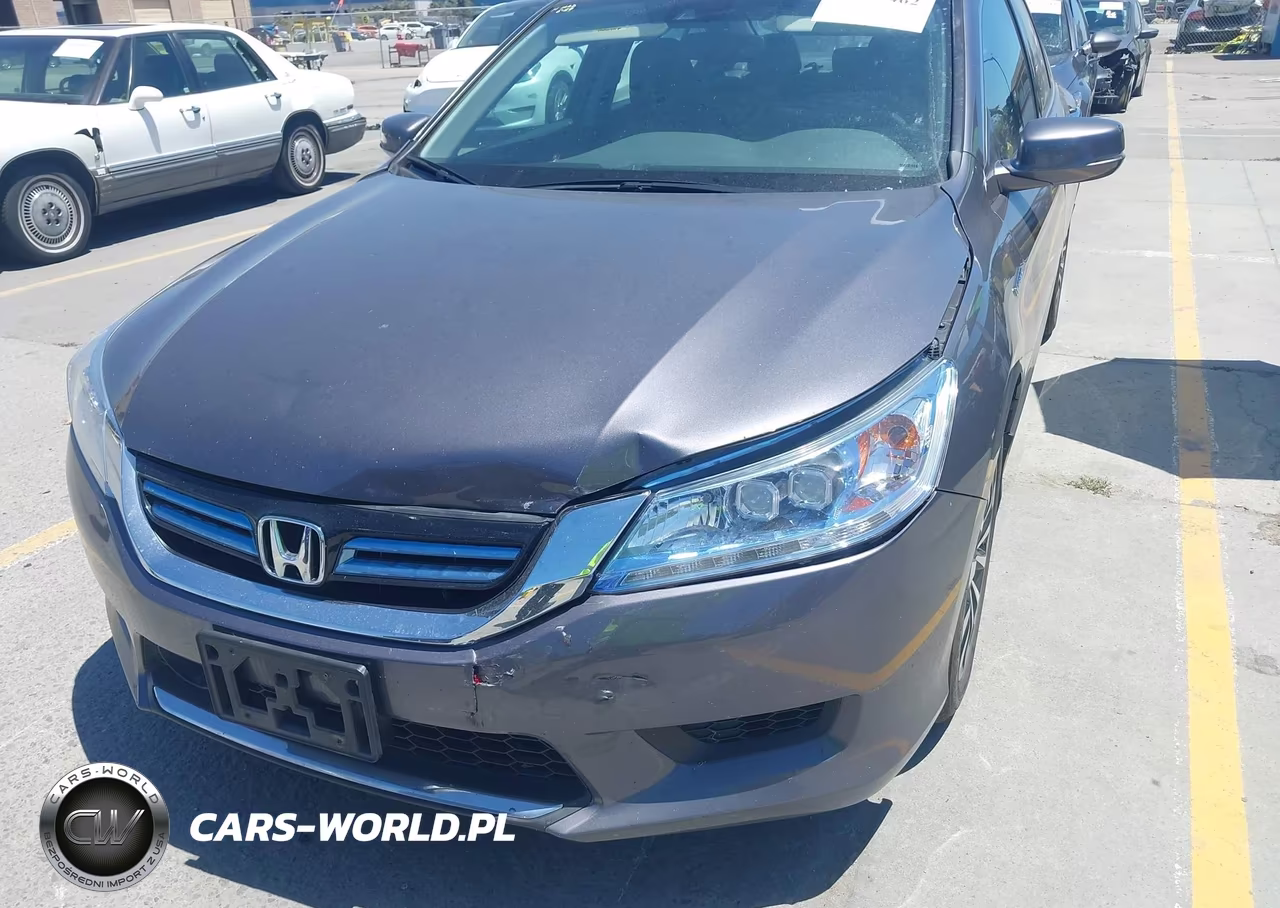 2015 Honda Accord Hybrid Touring VIN:1HGCR6F76FA004004 - 6