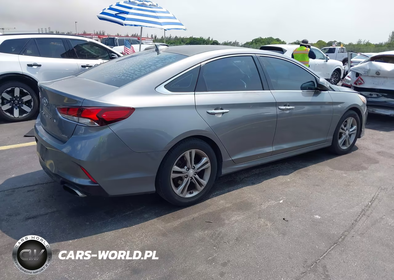 2018 Hyundai Sonata Limited VIN:5NPE34AF3JH625536 - 4