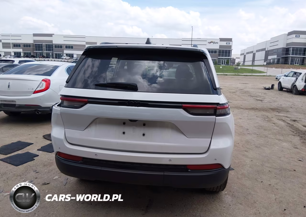 2024 Jeep Grand Cherokee Altitude 4X2 VIN:1C4RJGAG1RC248276 - 17