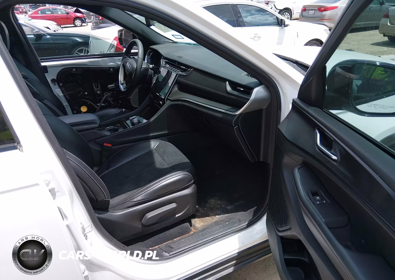 2024 Jeep Grand Cherokee Altitude 4X2 VIN:1C4RJGAG1RC248276 - 5