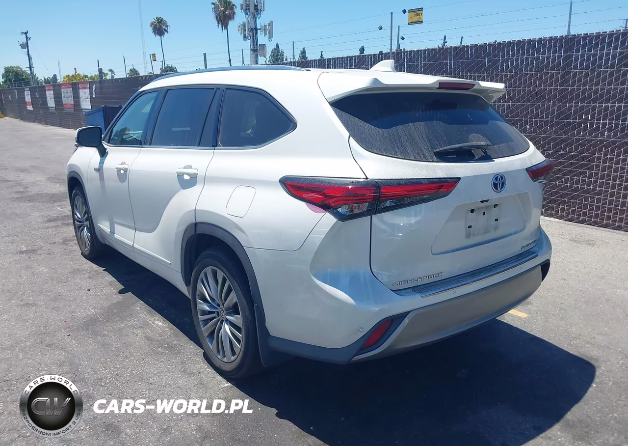 2021 Toyota Highlander Hybrid Platinum VIN:5TDEBRCH7MS022084 - 3