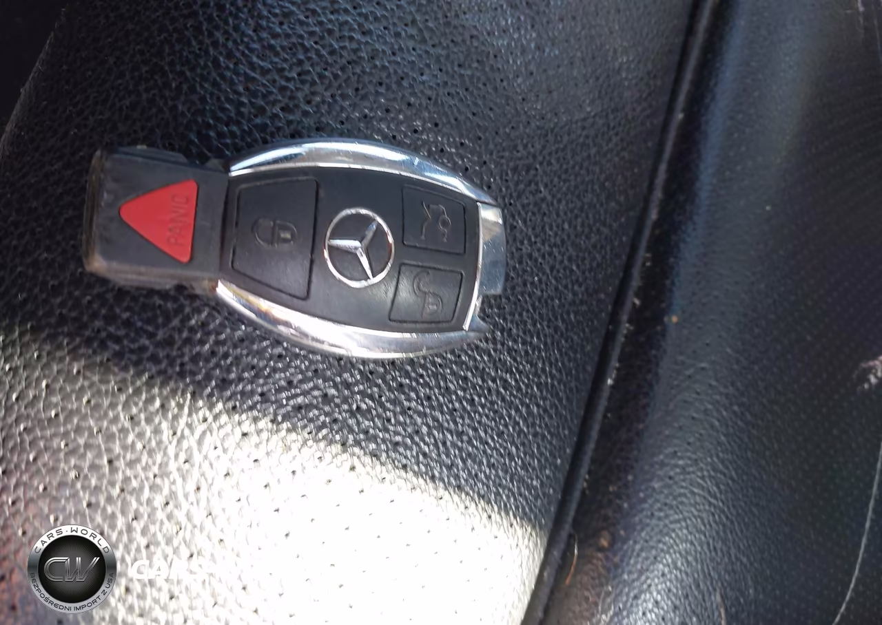 2015 Mercedes-Benz C 300 VIN:55SWF4JB9FU047164 - 11