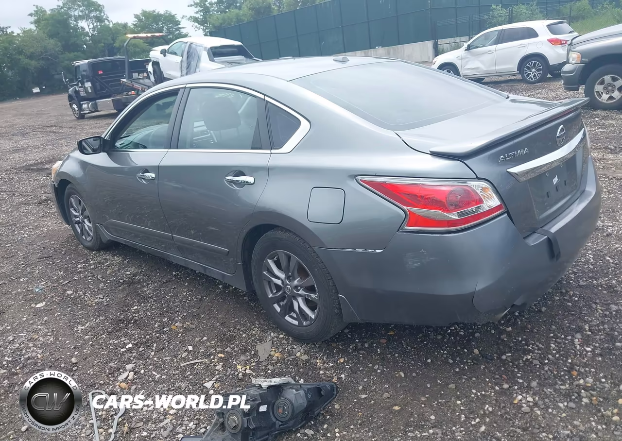 2015 Nissan Altima 2.5 S VIN:1N4AL3AP2FC434183 - 3