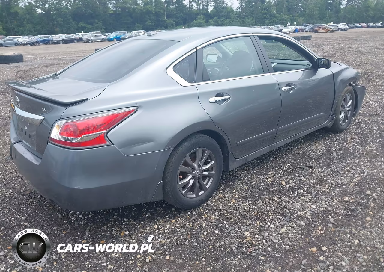 2015 Nissan Altima 2.5 S VIN:1N4AL3AP2FC434183 - 4