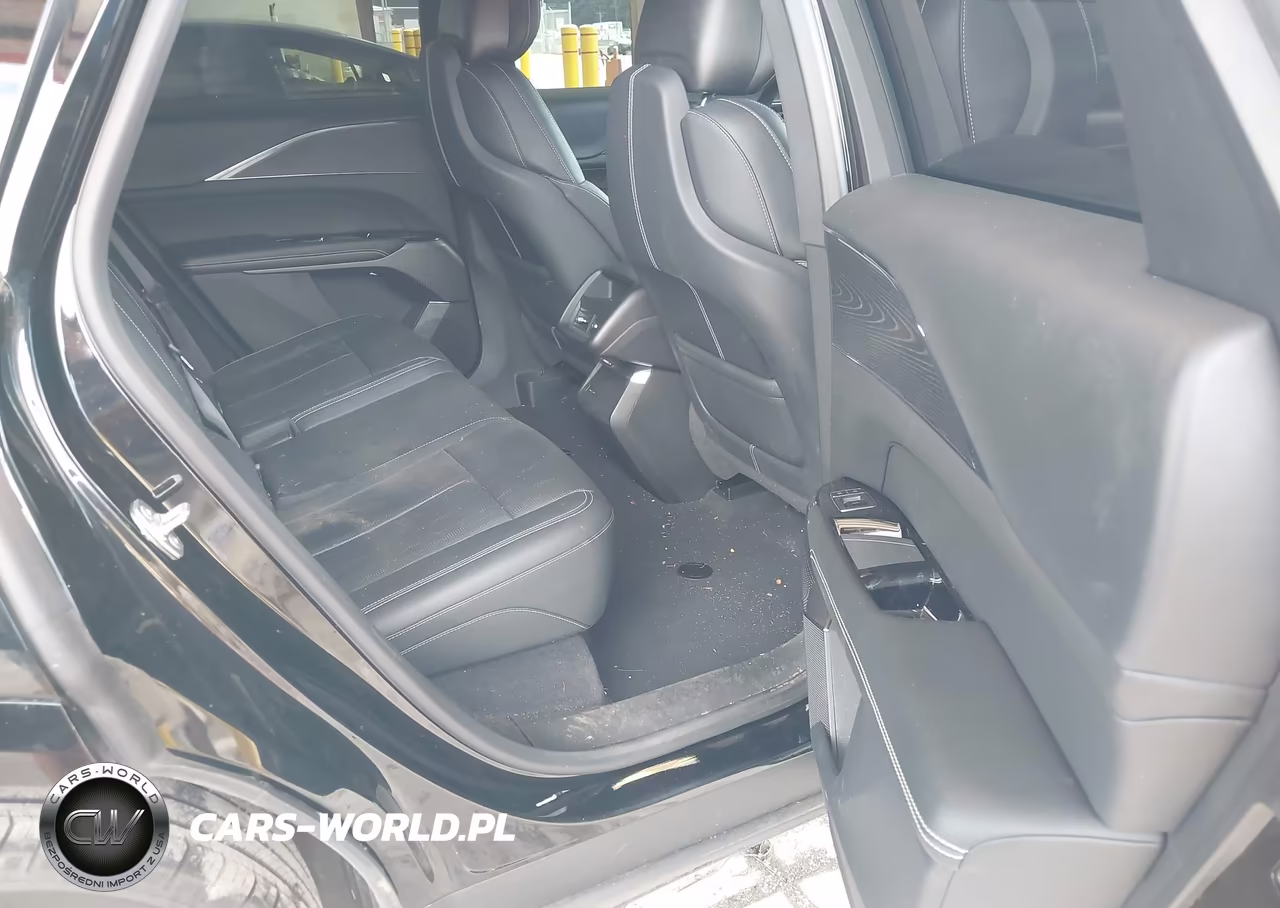 2024 Cadillac Lyriq Luxury W-1Sc VIN:1GYKPPRL3RZ123711 - 8