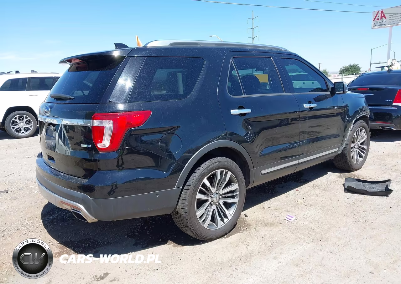 2017 Ford Explorer Platinum VIN:1FM5K8HTXHGD20499 - 4