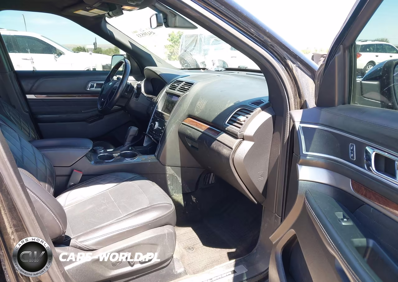 2017 Ford Explorer Platinum VIN:1FM5K8HTXHGD20499 - 5