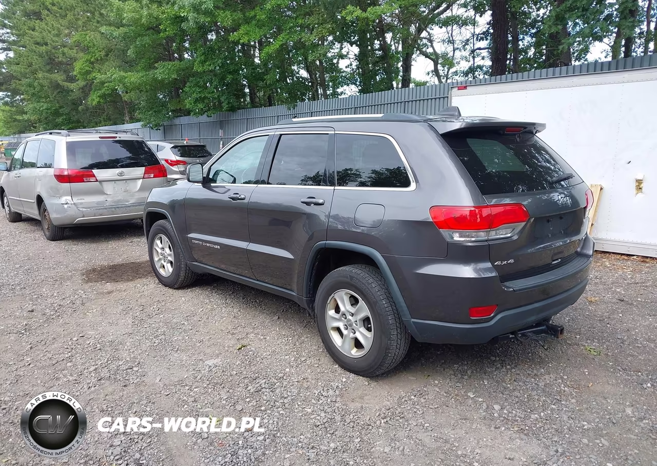 2015 Jeep Grand Cherokee Laredo VIN:1C4RJFAG5FC115686 - 3