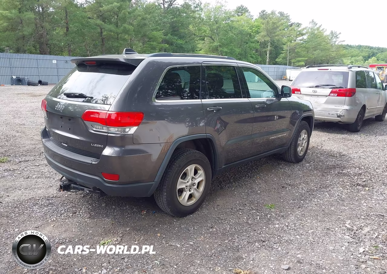 2015 Jeep Grand Cherokee Laredo VIN:1C4RJFAG5FC115686 - 4