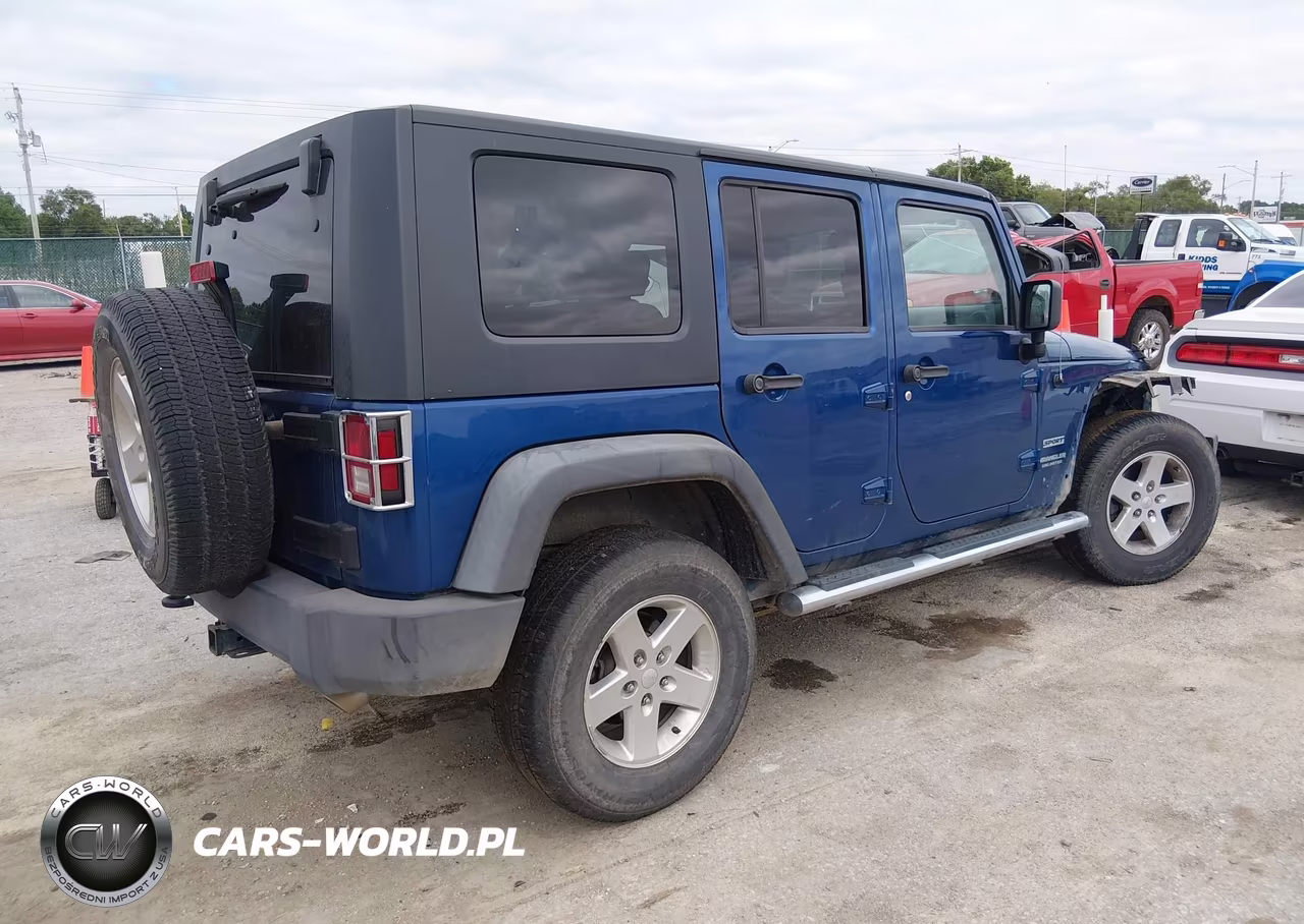 2010 Jeep Wrangler Unlimited Sport VIN:1J4BB3H12AL138277 - 4