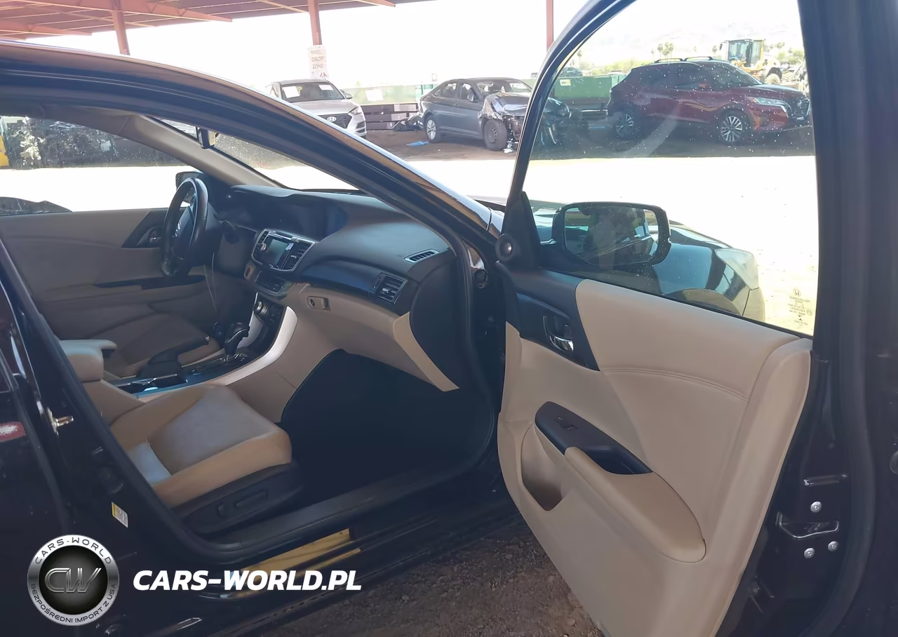 2015 Honda Accord Hybrid Touring VIN:1HGCR6F7XFA006337 - 5