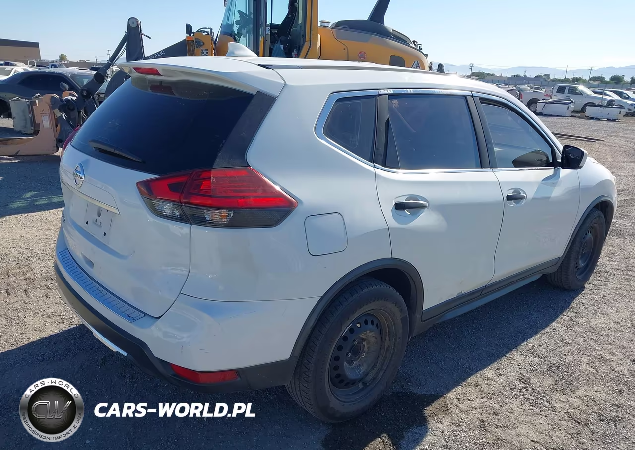 2017 Nissan Rogue S VIN:JN8AT2MT7HW135873 - 4