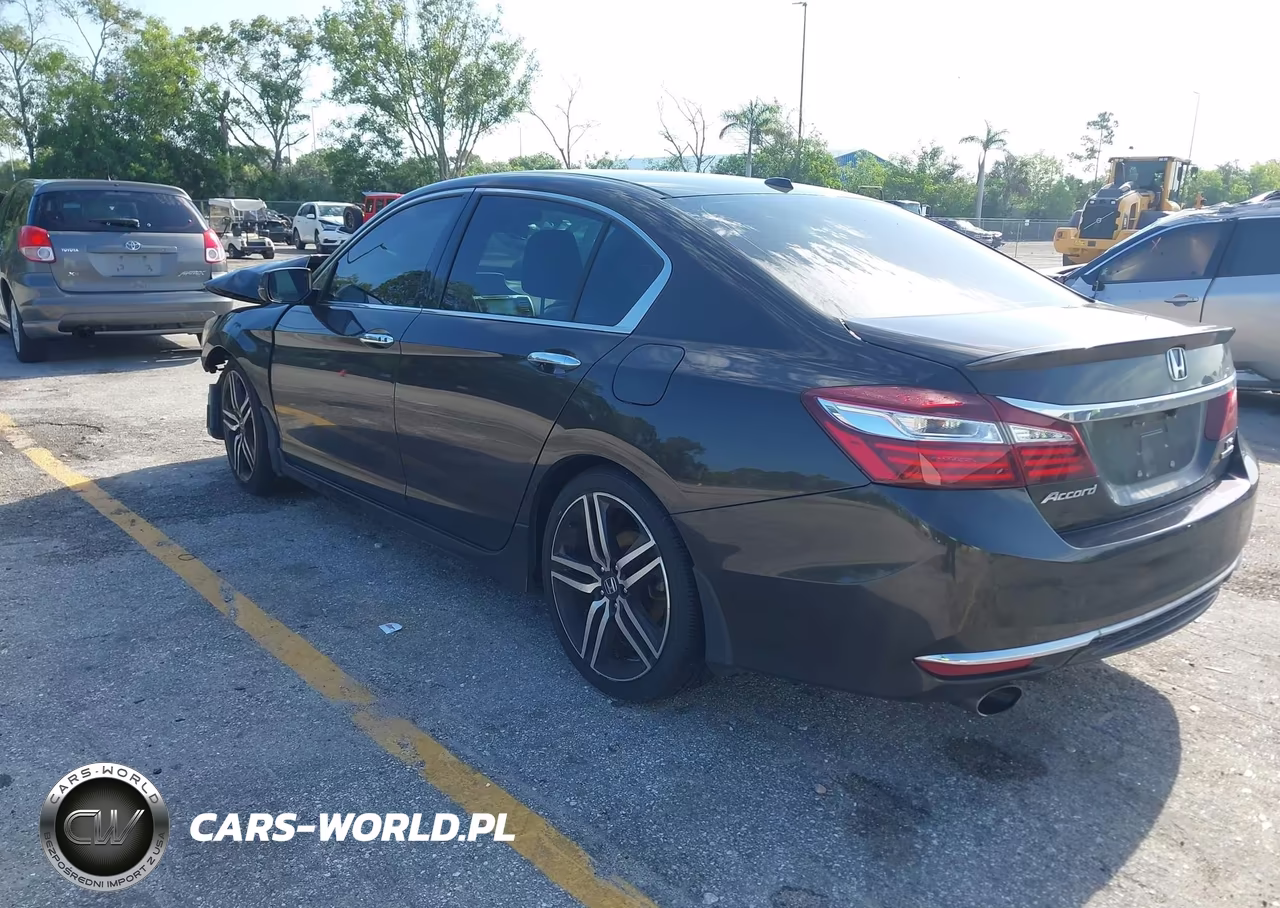 2017 Honda Accord Touring V6 VIN:1HGCR3F90HA005443 - 3