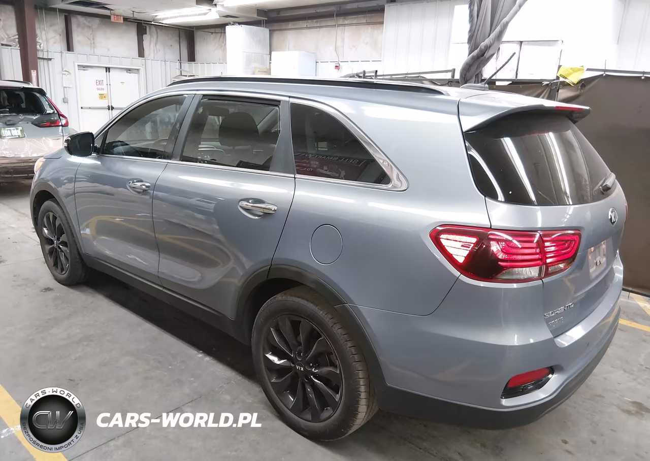 2019 Kia Sorento 3.3L S VIN:5XYPG4A58KG608583 - 14