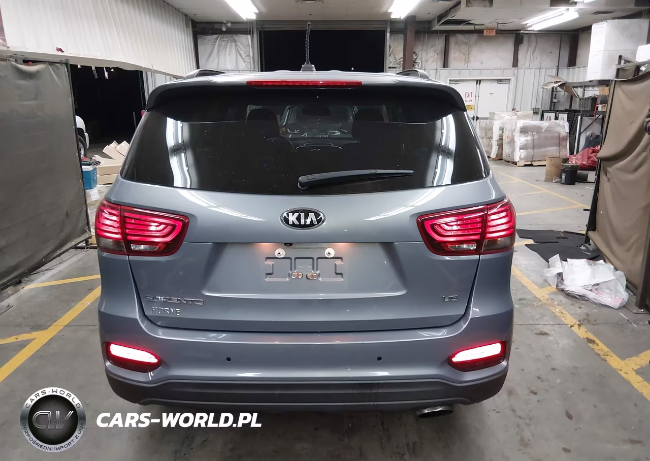 2019 Kia Sorento 3.3L S VIN:5XYPG4A58KG608583 - 16