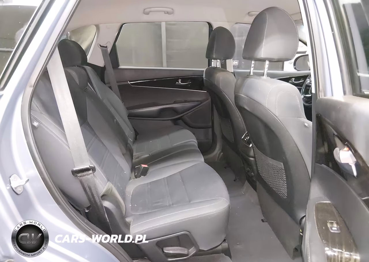 2019 Kia Sorento 3.3L S VIN:5XYPG4A58KG608583 - 8